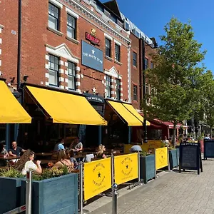 The White Star Tavern Hotel