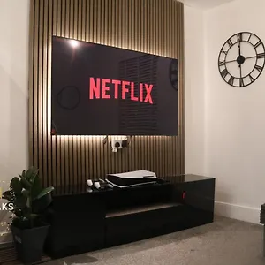Apartment Modern 2 Bed Flat Southampton- Close To Station & Shops, Southampton
