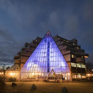 Leonardo Royal Grand Harbour Саутгемптон